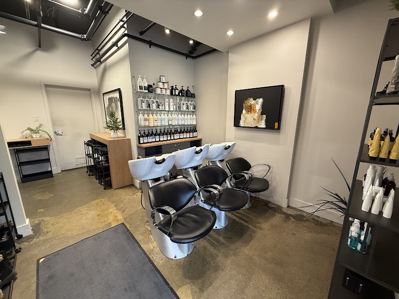 Julian.Marc.Salon
