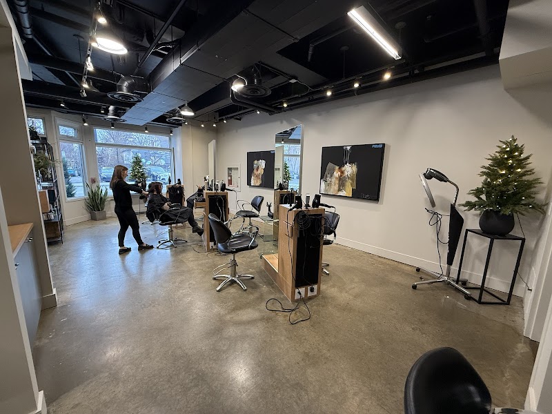 Julian.Marc.Salon