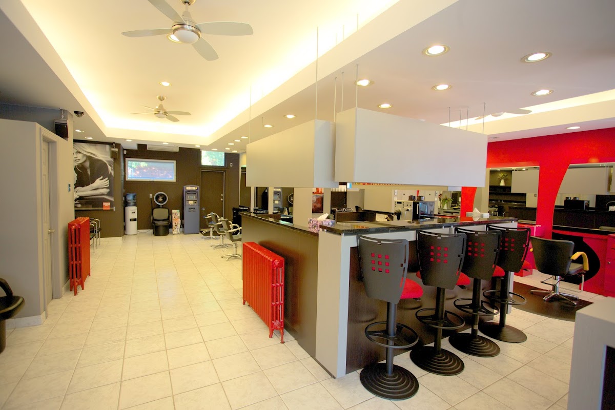Salon Rouge — Beauty